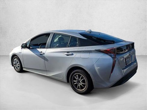 Used 2017 Toyota Prius Two image 7