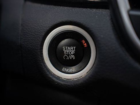 Used 2016 Chrysler 200 C FWD image 28