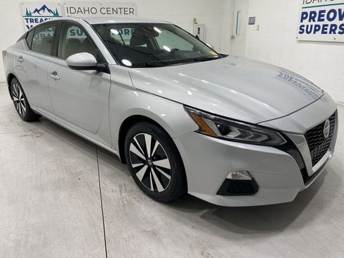 Used 2022 Nissan Altima 2.5 SV image 2