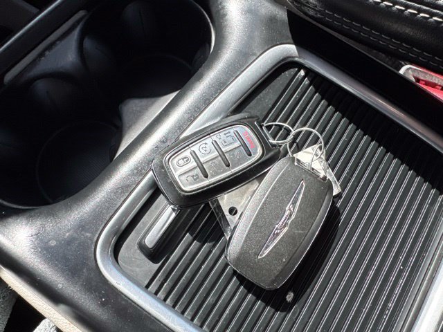 Used 2022 Chrysler Pacifica Touring-L FWD image 25