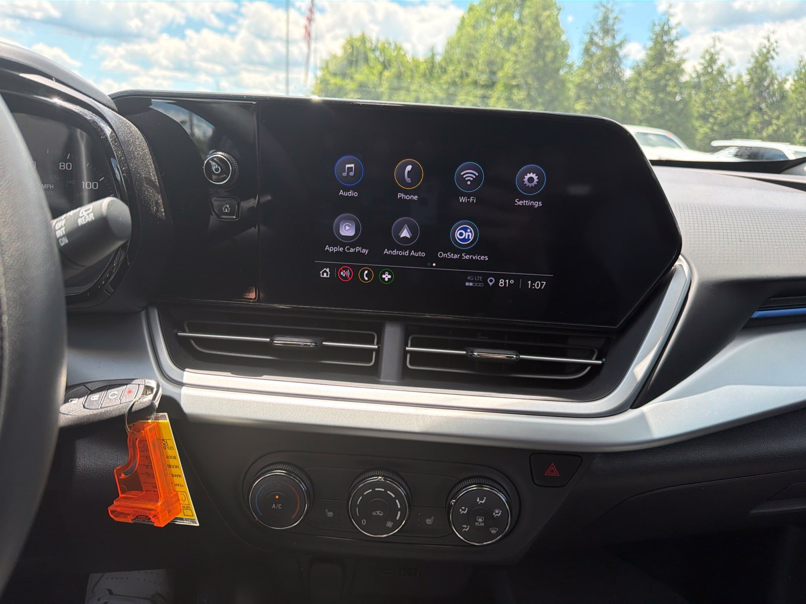 Used 2024 Chevrolet Trax LS w/ LS Convenience Package FWD image 11