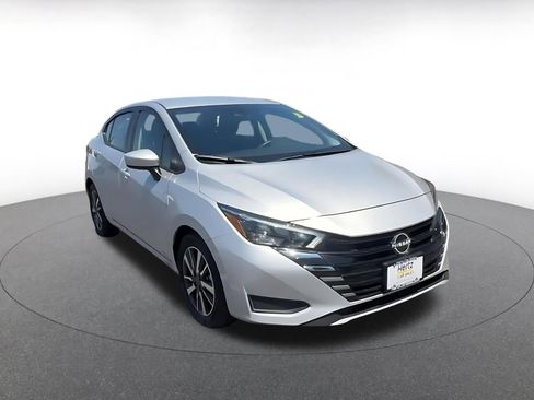Used 2025 Nissan Versa SV FWD image 3