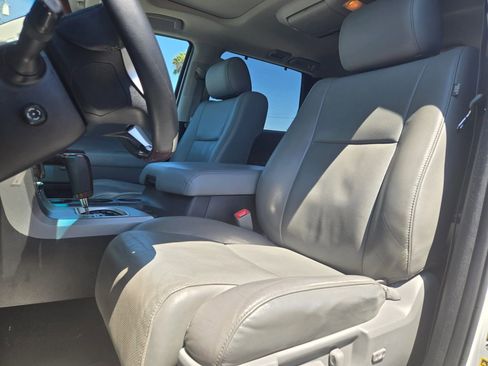 Used 2016 Toyota Sequoia Platinum image 10