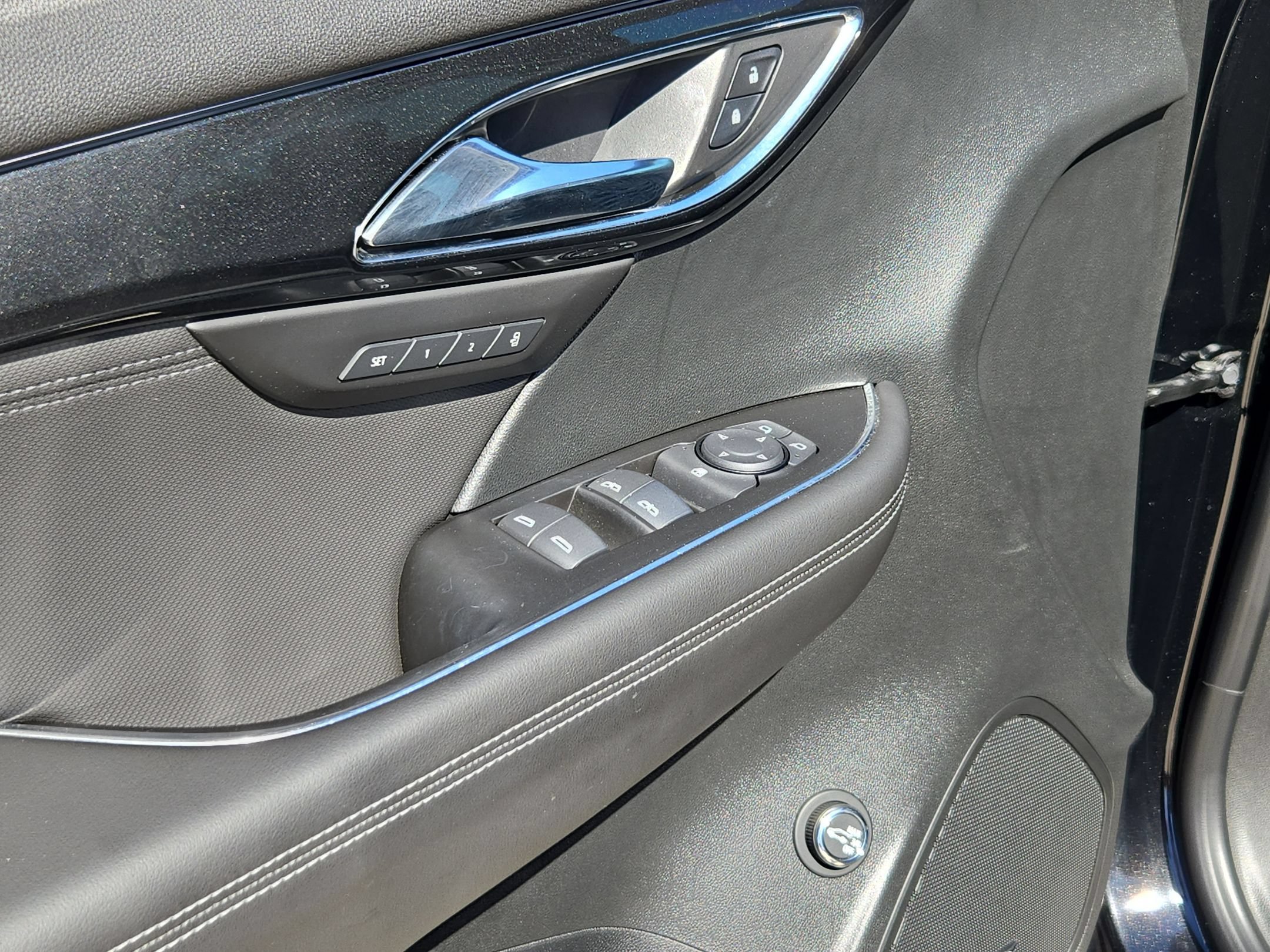 Used 2025 Buick Envision Preferred AWD/4WD image 12