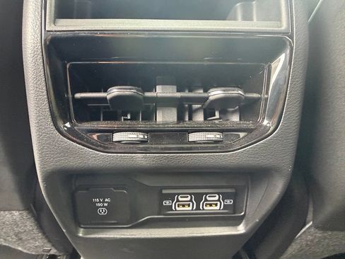 Used 2025 Jeep Grand Cherokee Laredo X w/ Luxury Tech Group I AWD/4WD image 10