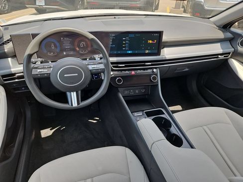 Used 2025 Hyundai Sonata SEL FWD image 26