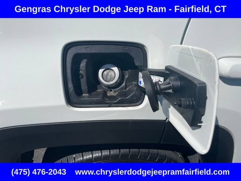 Used 2017 Jeep Renegade Altitude AWD/4WD image 25
