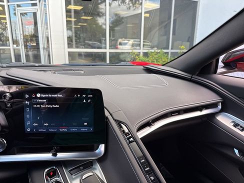 Used 2025 Chevrolet Corvette Stingray Coupe w/ 1LT image 30