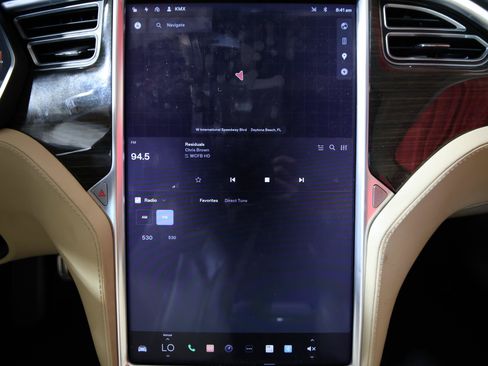 Used 2014 Tesla Model S 85 RWD image 17