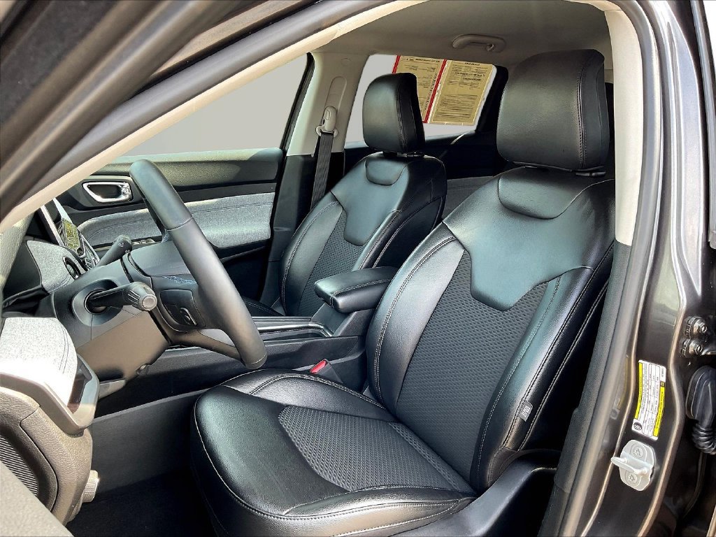 Used 2022 Jeep Compass Latitude w/ Convenience Group AWD/4WD image 23