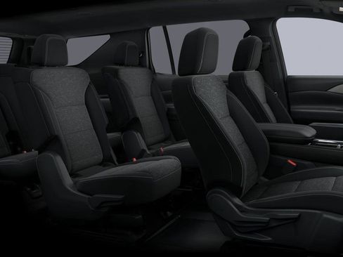 New 2025 Chevrolet Traverse LT w/ LPO, Floor Liner Package image 7
