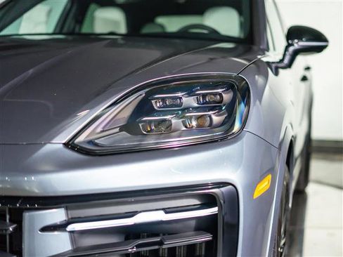 New 2026 Porsche Cayenne Coupe image 11