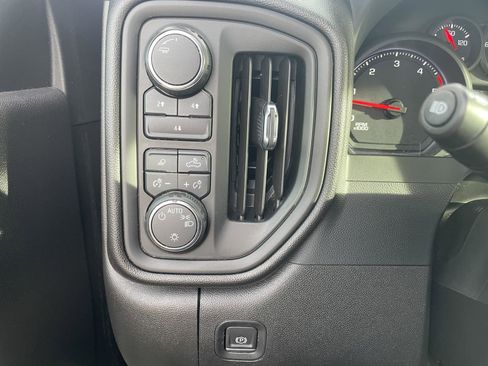 Used 2024 Chevrolet Silverado 2500 Custom w/ Custom Value Package image 11