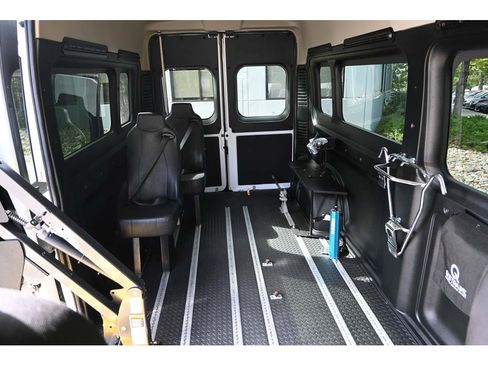 Used 2024 RAM ProMaster 2500 w/ Convenience Group FWD image 21