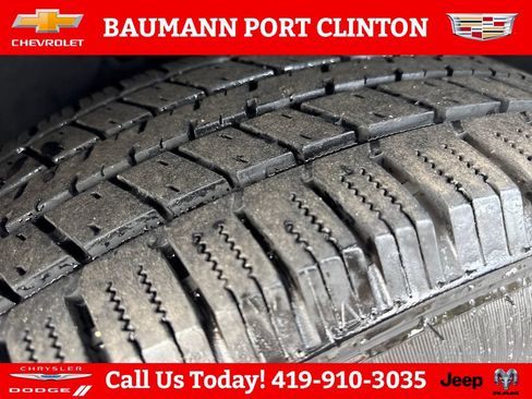 Used 2020 Chevrolet Equinox LT FWD image 27