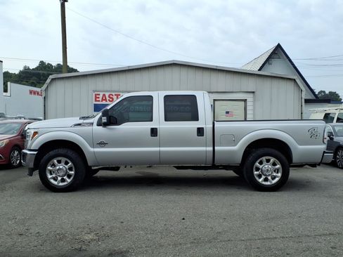 Used 2016 Ford F250 XLT AWD/4WD image 2
