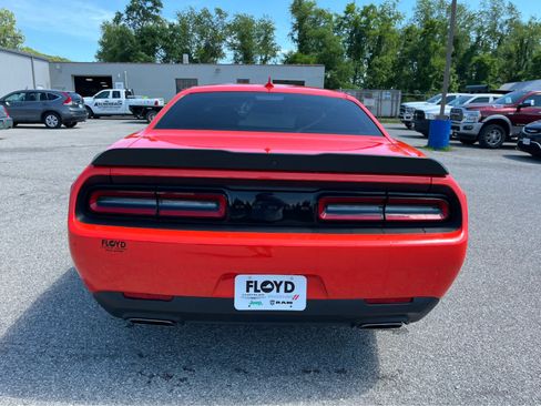 Used 2023 Dodge Challenger R/T RWD image 4