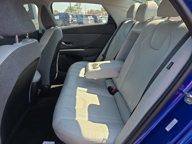 Used 2024 Hyundai Elantra Limited FWD image 11