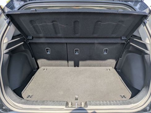 Used 2025 Hyundai Venue SEL FWD image 28