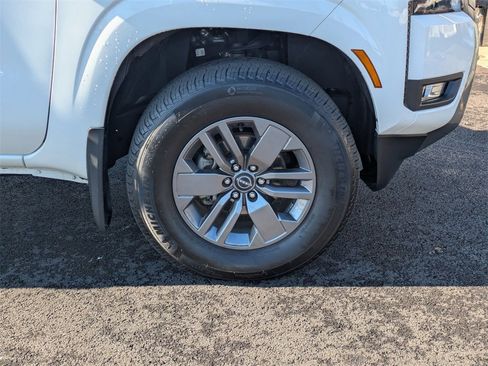 Used 2025 Nissan Frontier SV w/ SV Convenience Package image 21