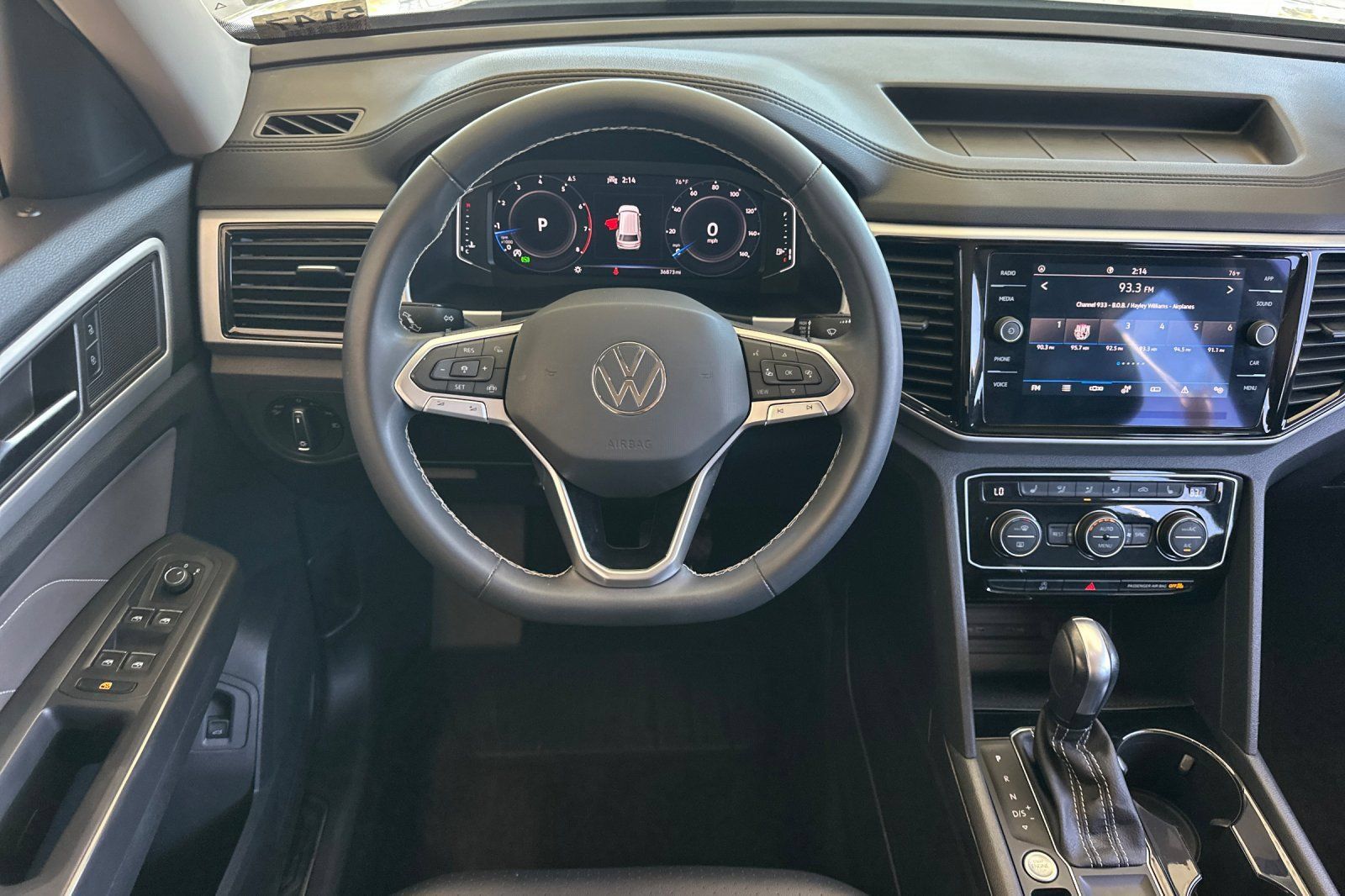 Used 2023 Volkswagen Atlas SE w/ Black Wheel Package FWD image 14