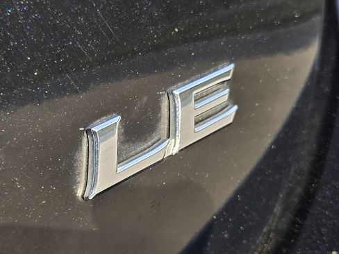 Used 2021 Toyota Camry LE FWD image 32