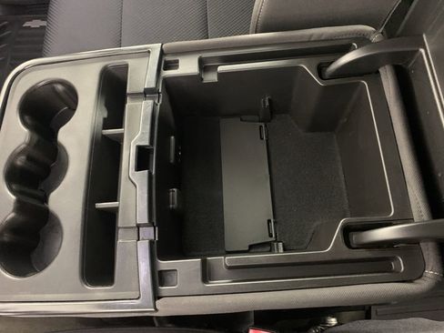 Used 2018 Chevrolet Silverado 1500 LT w/ Texas Edition image 29