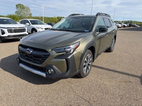 Used 2023 Subaru Outback Limited AWD/4WD image 1