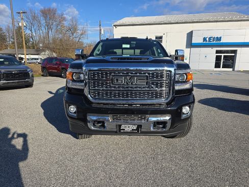 Used 2018 GMC Sierra 2500 Denali image 4