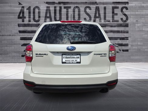 Used 2015 Subaru Forester 2.5i Premium w/ All-Weather Package AWD/4WD image 4