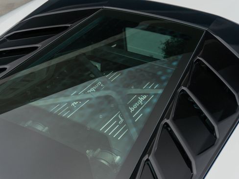 Used 2020 Lamborghini Huracan EVO image 38