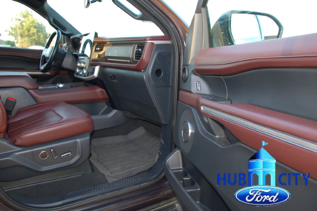 Used 2024 Ford Expedition Limited RWD image 16