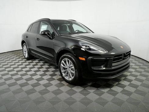 Used 2026 Porsche Macan AWD/4WD image 28