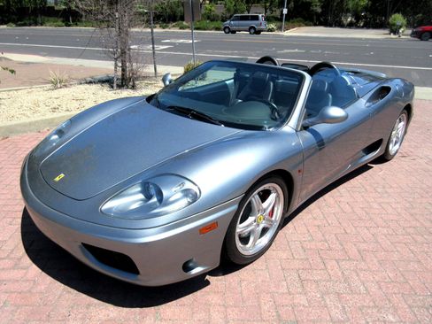 Used 2004 Ferrari 360 Spider image 2