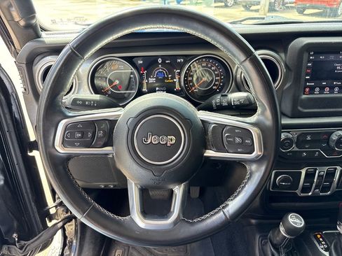 Used 2020 Jeep Wrangler Unlimited Sahara image 17