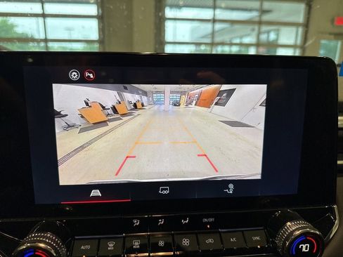 New 2025 GMC Canyon Elevation w/ Convenience Package image 32