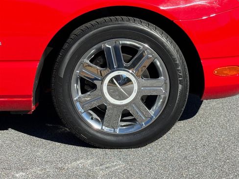 Used 2004 Ford Thunderbird image 31