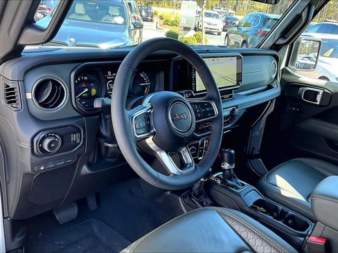 Used 2024 Jeep Wrangler High Altitude image 18