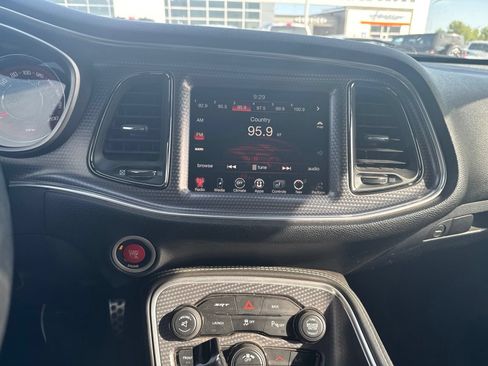 Used 2016 Dodge Challenger SRT Hellcat RWD image 10