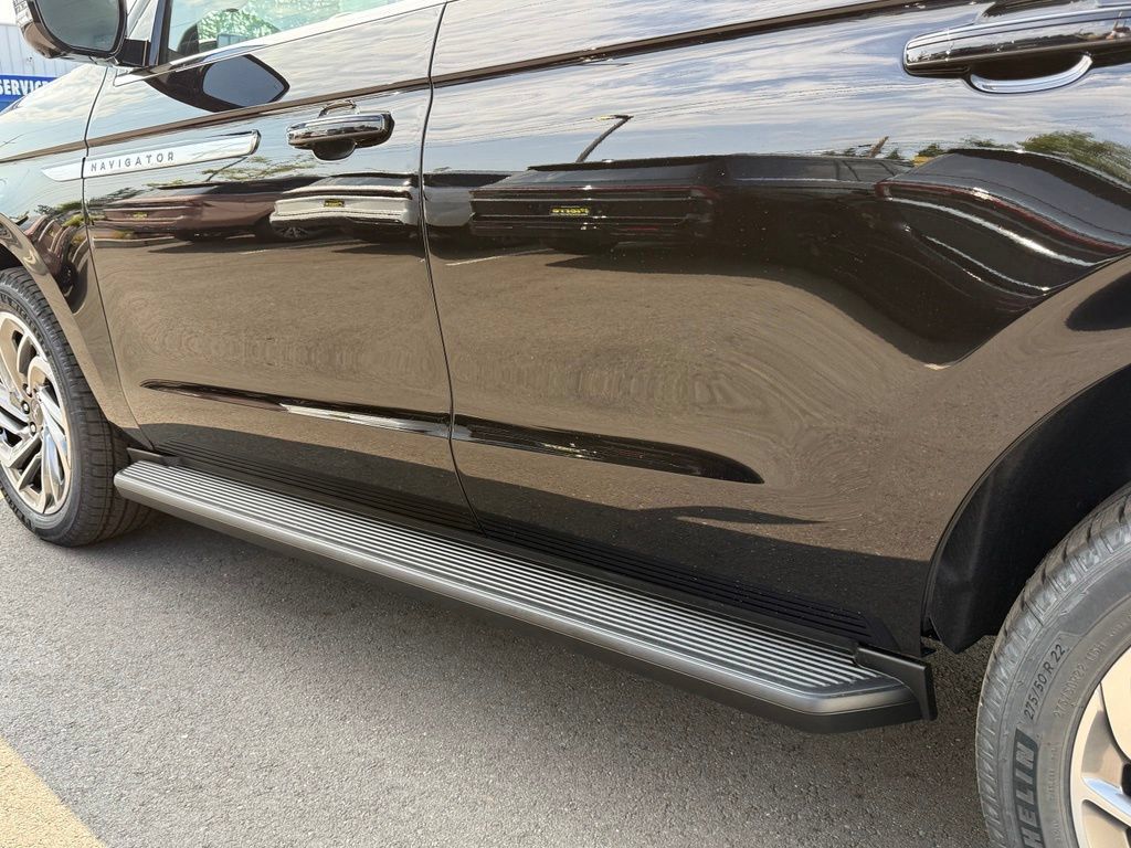 New 2027 Lincoln Navigator Premiere AWD/4WD image 34