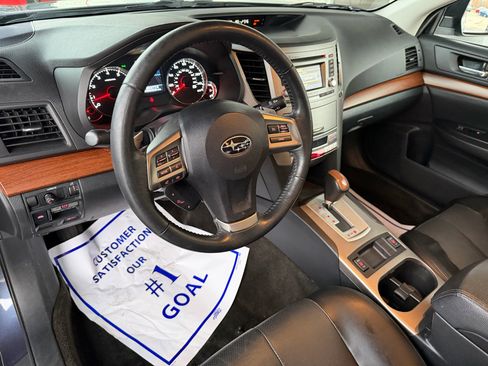 Used 2014 Subaru Outback 2.5i Limited w/ Moonroof Package image 9