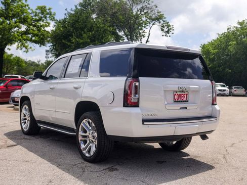 Used 2018 GMC Yukon SLT w/ Premium Edition image 3