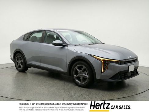 Used 2025 Kia K4 LXS image 1