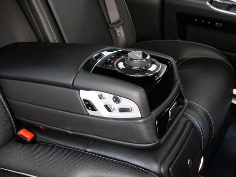 Used 2019 Rolls-Royce Ghost Extended Wheelbase RWD image 36