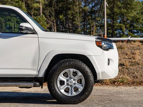 Used 2016 Toyota 4Runner SR5 Premium image 5