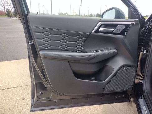 New 2026 Mitsubishi Outlander SEL AWD/4WD image 31