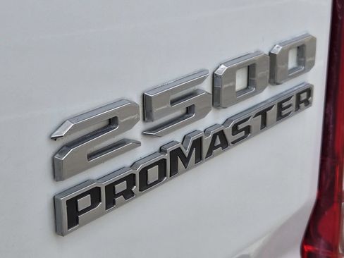 Used 2025 RAM ProMaster 2500 w/ Convenience Group FWD image 10