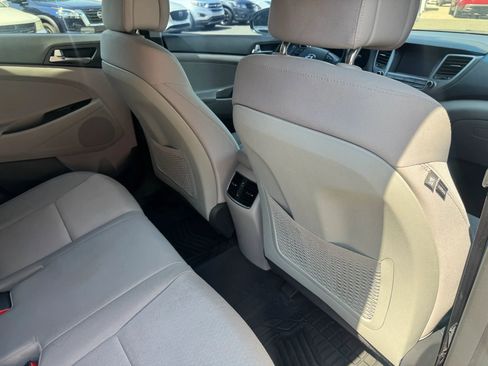 Used 2018 Hyundai Tucson Value FWD image 18