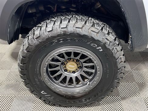 Used 2018 Toyota Tacoma TRD Off-Road image 27