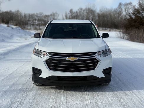 Used 2021 Chevrolet Traverse LS image 3